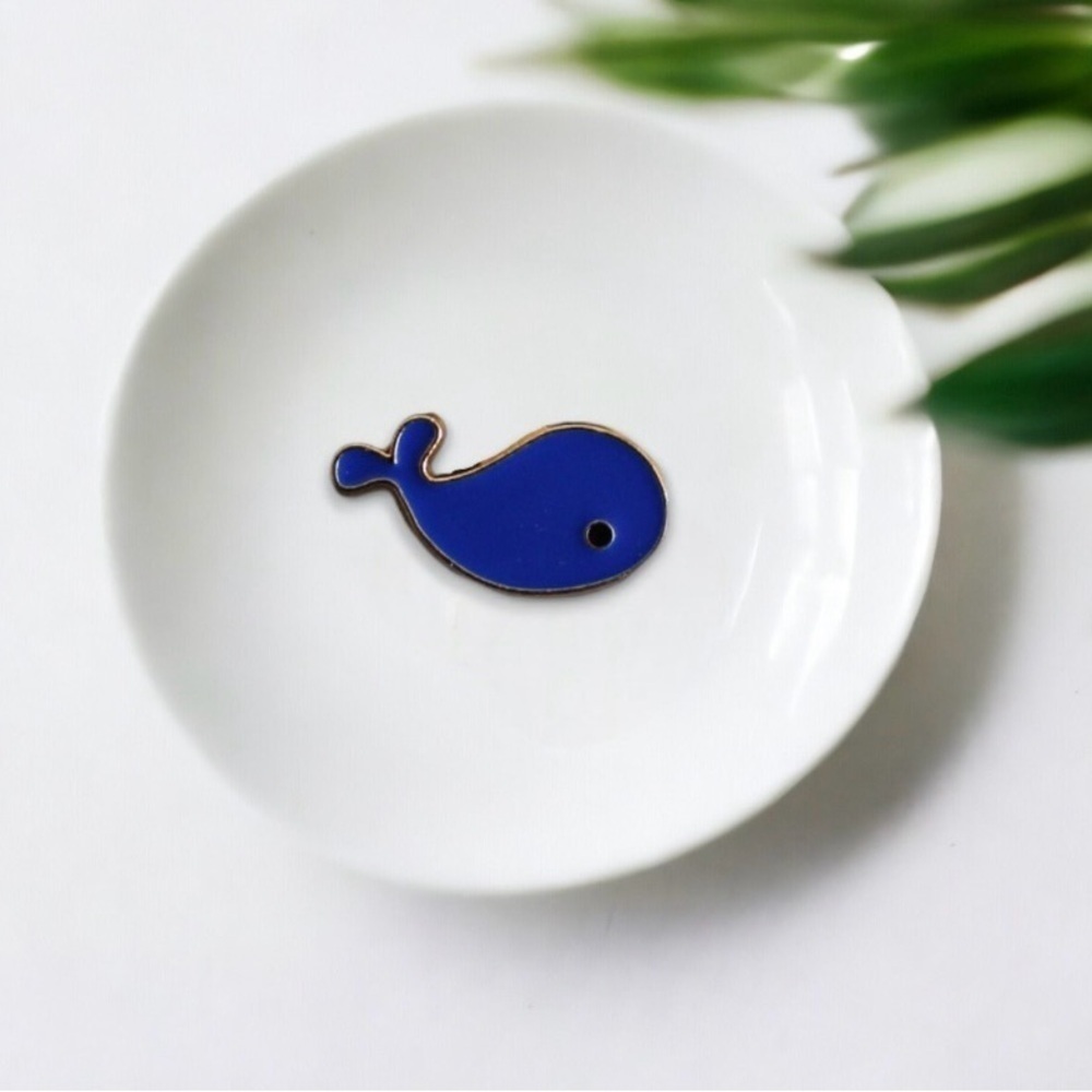 Women’s Jewelry Fashion Cute Fun Blue Whale with Nice Gold Accents Enamel Pin